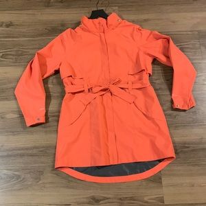 MUST GO-EUC Eddie Bauer Kona raincoat
